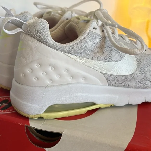 Lace Nike Air Max Shoes 🤍 - Picture 3 of 8